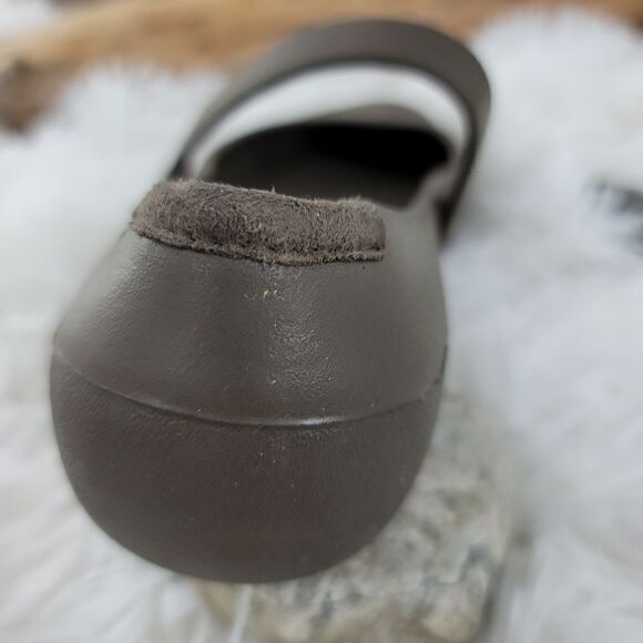 CrocsâAliceâbrownâflats - Picture 3 of 8